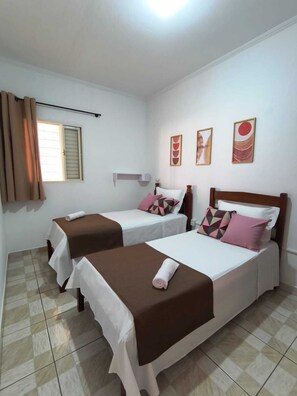 Iron/ironing board, Internet, bed sheets