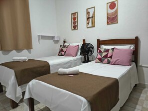 2 bedrooms, iron/ironing board, internet, bed sheets