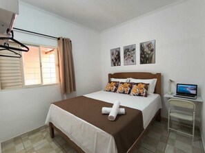 2 habitaciones, tabla de planchar con plancha y acceso a internet