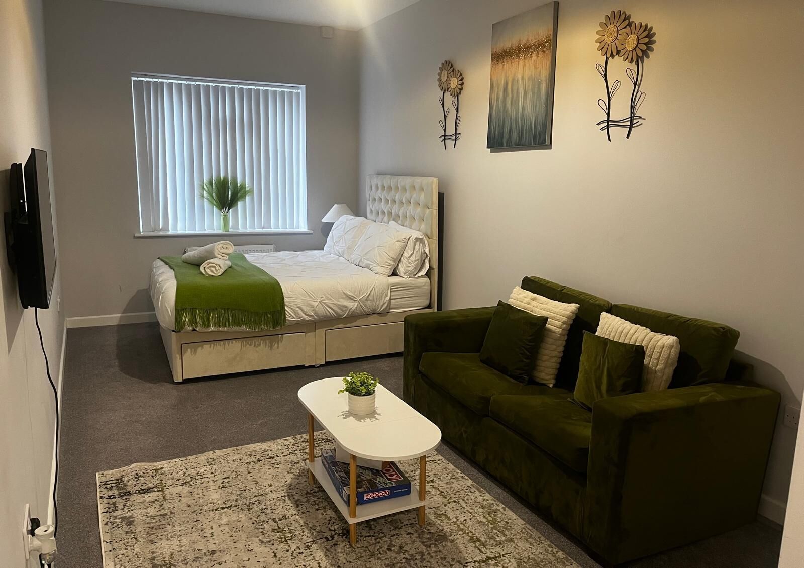 1 habitación, tabla de planchar con plancha, wifi gratis y ropa de cama 