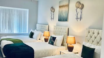 1 habitación, tabla de planchar con plancha, internet y ropa de cama
