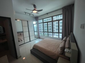 2 bedrooms, iron/ironing board, Internet, bed sheets