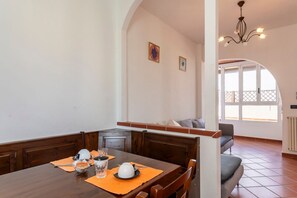 Dining - GuestHost - Quattro Mori Apartment with Terrace (Livorno)