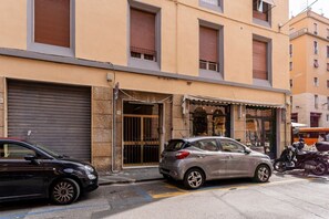 Exterior - GuestHost - Quattro Mori Apartment with Terrace (Livorno)