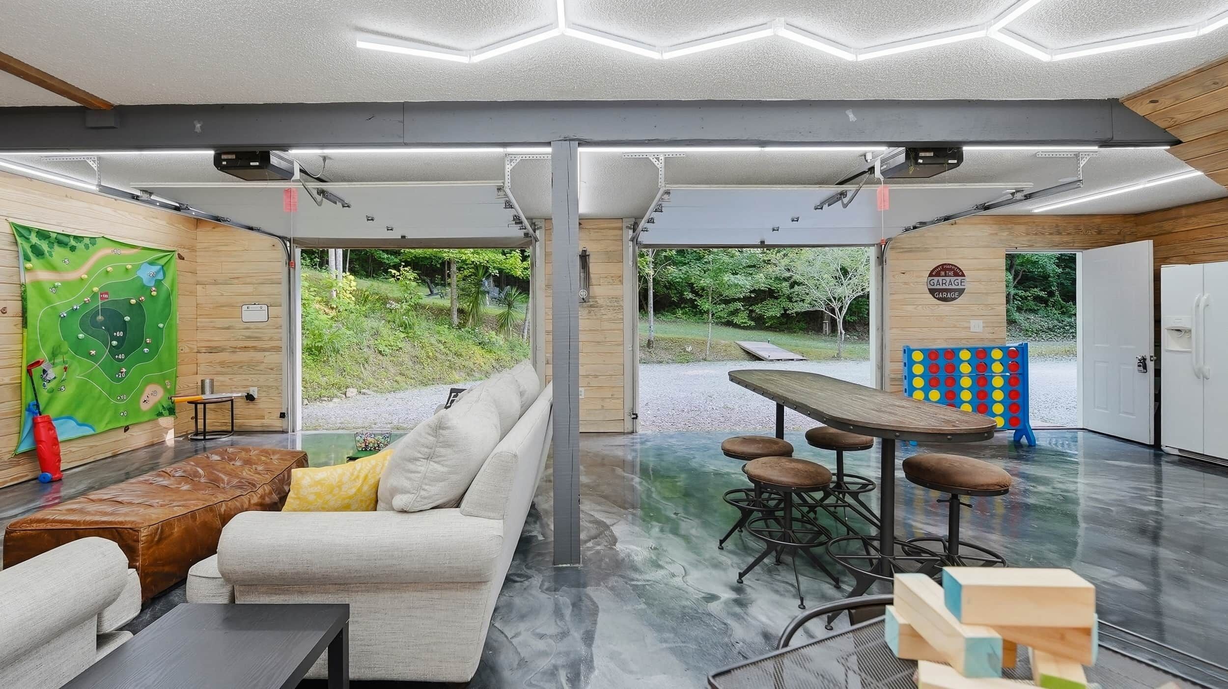 Secluded 10-acre Villa, Sleeps 18, Hot Tub! - 賈斯珀