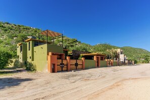 Exterior - 5BR/5B bath Los Barriles Retreat w/ Pool, Hot Tub & Sea of Cortez Views (Buenos Aires)