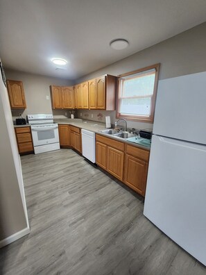 Microwave, oven, stovetop, dishwasher