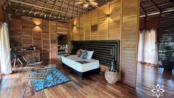 Luxury Cabin, Mountain View | Desk