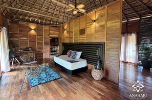 Luxury Cabin, Mountain View | Desk