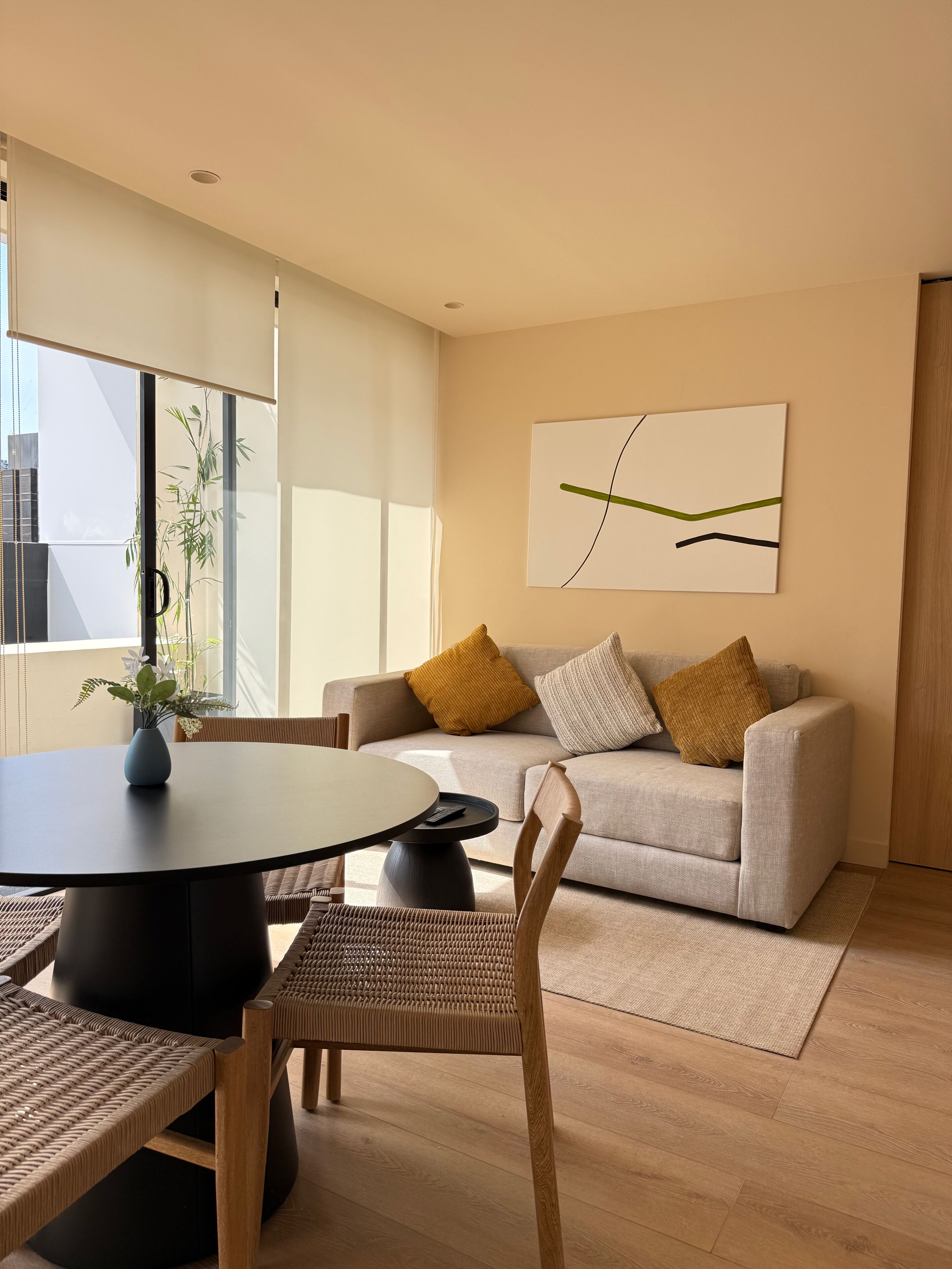 Dúplex de lujo, vistas a la ciudad | Caja fuerte, escritorio, wifi gratis y ropa de cama