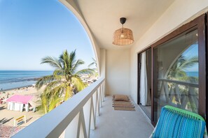 Deluxe Room, Balcony, Ocean View | Balcony