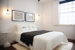 1 bedroom, iron/ironing board, internet, bed sheets