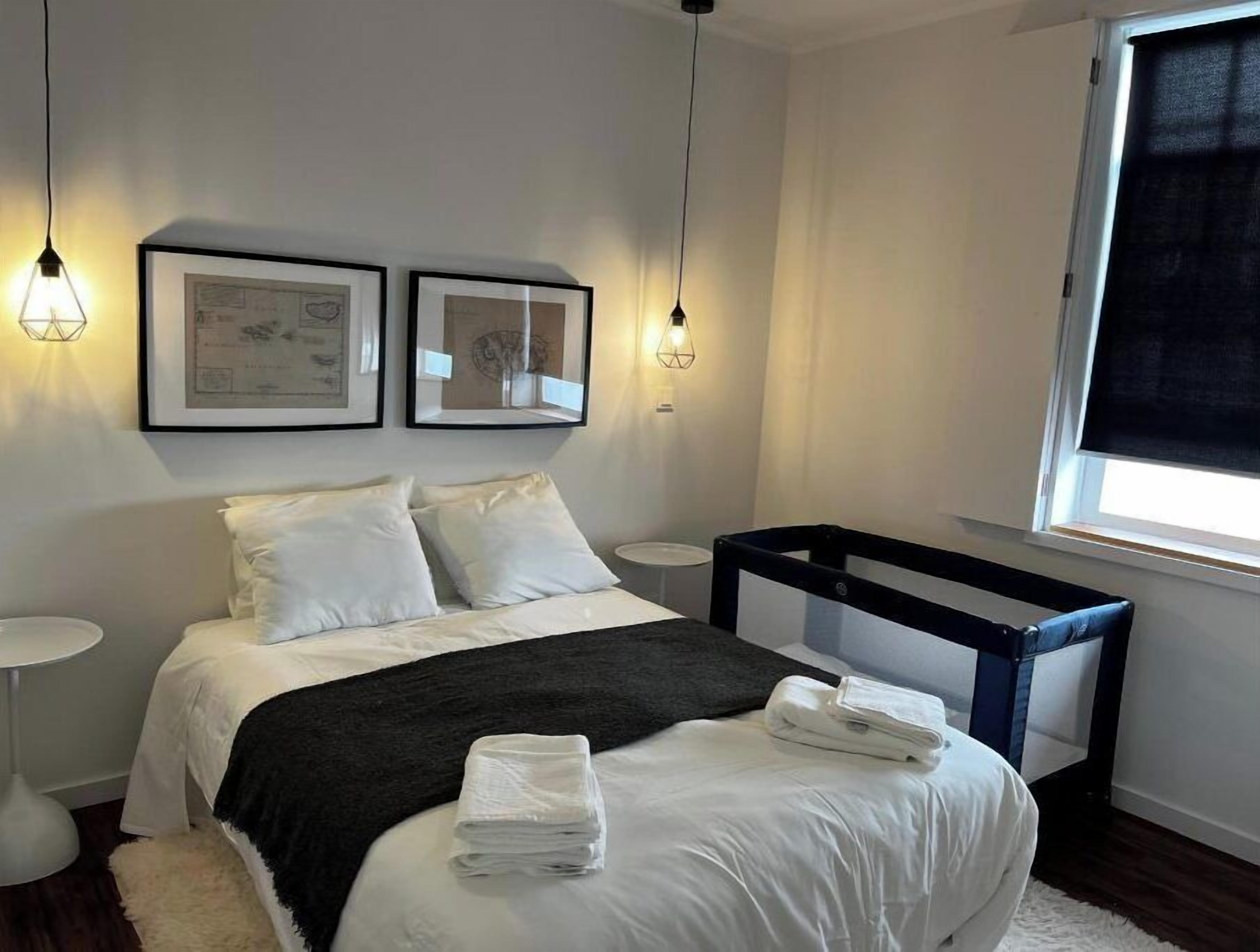 1 chambre, fer et planche à repasser, accès Internet, draps fournis