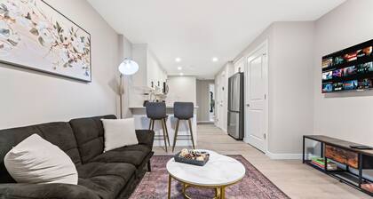 Classy 2-Bedroom Basement Near The Lake