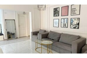 Interior - Tranquil Home – Family & secure (Cairo Governorate)