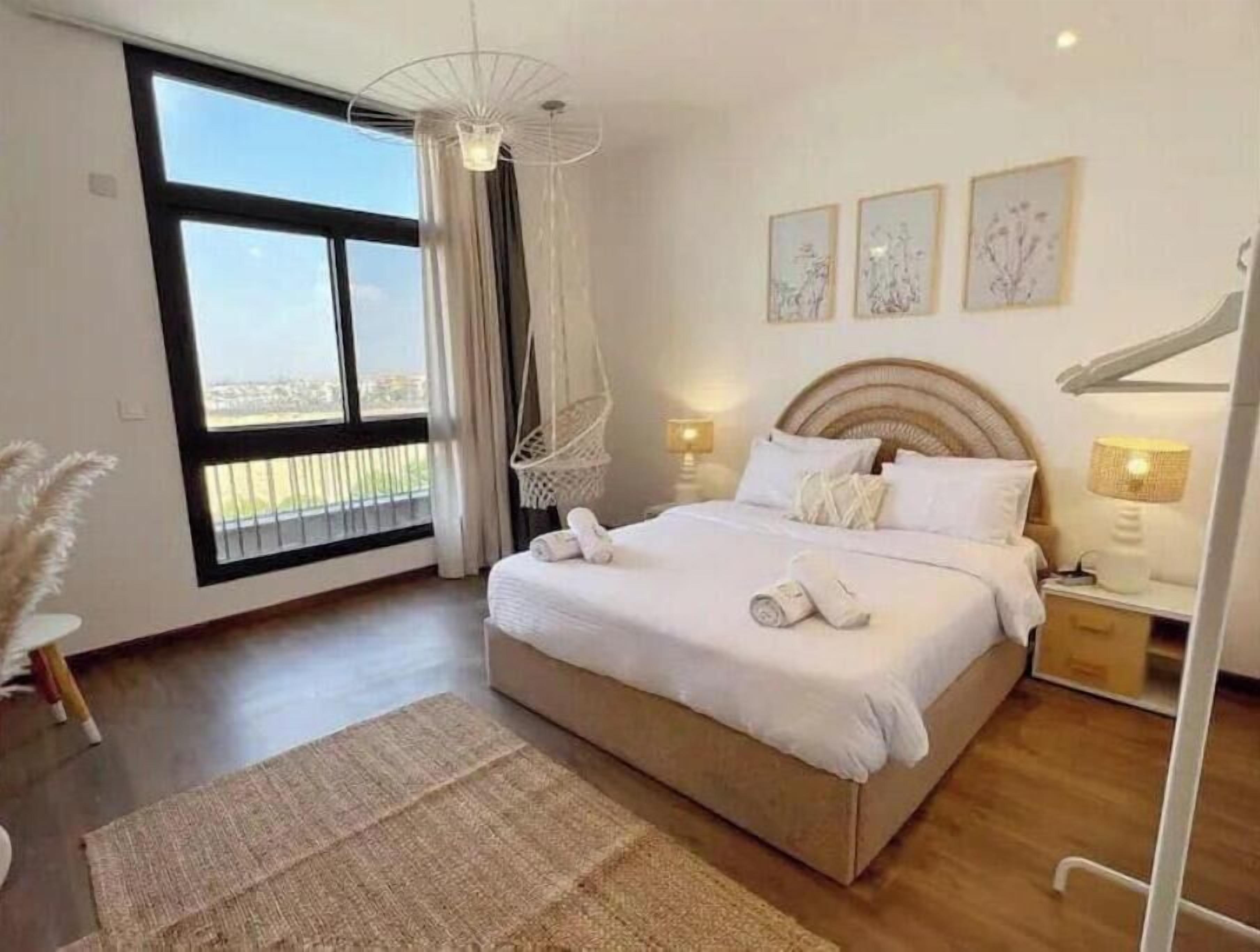 3 bedrooms, internet, bed sheets