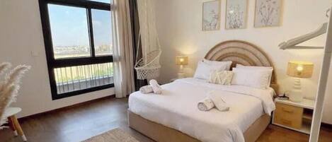 3 bedrooms, internet, bed sheets