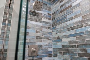 Hair dryer, towels - SeaShells Unit 43 – Bright & Cheerful 2BR/2BA with Easy Beach Access (Sanibel)