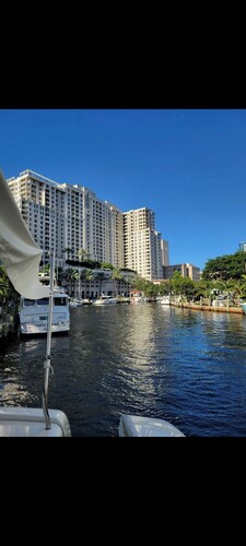 Luxury Yacht stay Fort lauderdale
