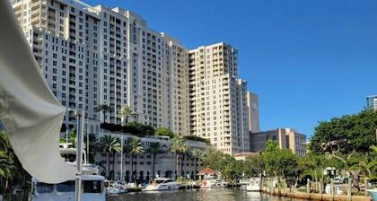 Luxury Yacht stay Fort lauderdale