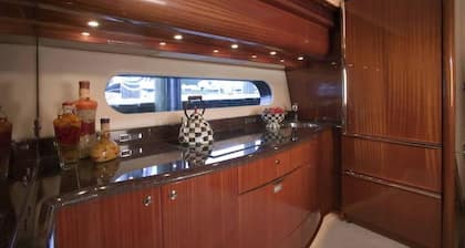 Luxury Yacht stay Fort lauderdale