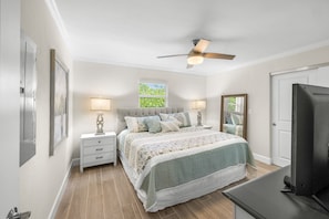 2 chambres, fer et planche à repasser, Wi-Fi, draps fournis