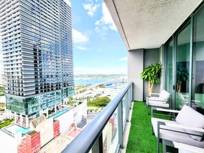 Property grounds - Miami Luxury 3BR - Stunning Skyline & Water Views - 100” Living Room TV (Miami)