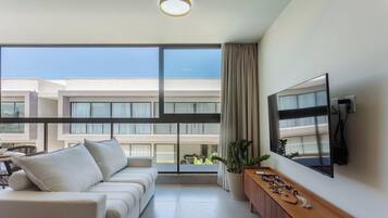 Basic Apartment | Living area