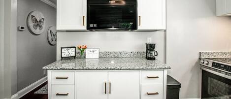 Micro-ondas, fogão, cooktop, lava-louças