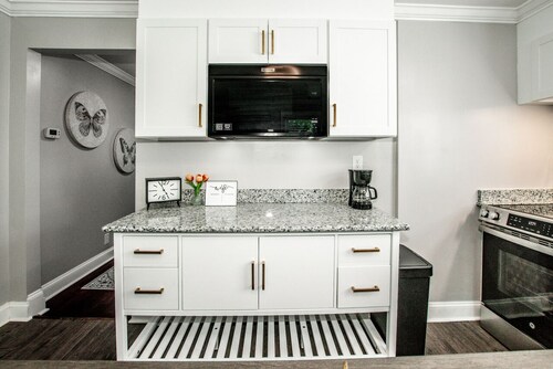 Thyme to Travel  to this soothing house   in charming Mooresville