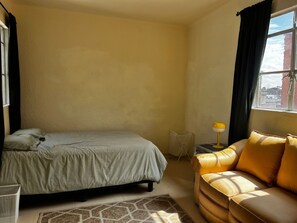 1 غرفة نوم وواي فاي وملاءات أسرّة