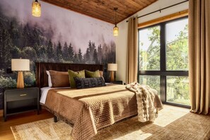 4 bedrooms, desk, iron/ironing board, travel cot