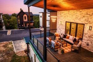 Terrace/patio - Pool w/ a grotto!/Hot Tub/Game Room/Rooftop Deck - Appalachian Falls (Sevierville)