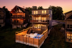 Exterior - Karaoke, Pickleball, Private Pool, Hot Tub, Games! - High Note Hideaway (Pigeon Forge)