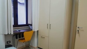 Basic Room, Private Bathroom | In-room safe, desk, laptop workspace, free WiFi