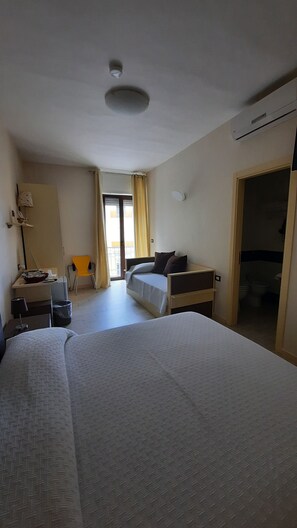 Family Quadruple Room, Balcony, Sea View