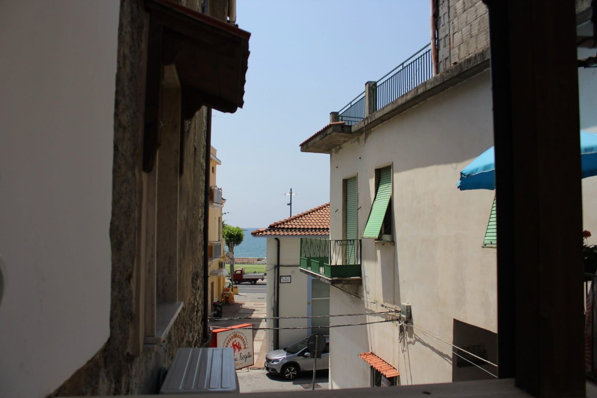 บริเวณภายนอก