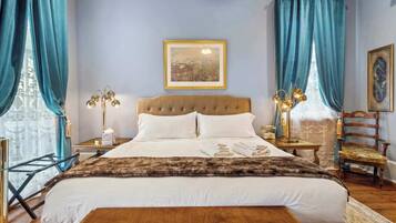 5 bedrooms, desk, iron/ironing board, travel cot