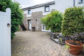 House | 6 bedrooms, Internet