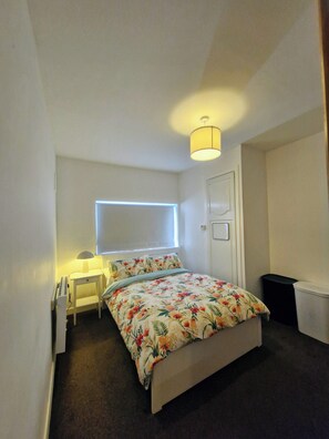 1 soverom, strykejern/-brett, wi-fi og sengetøy