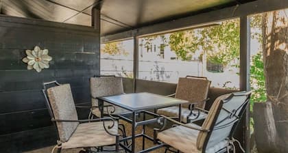 Glen Place-2 Bed Apt in Midtown Little Rock-Outdoor Hangout-Easy Parking