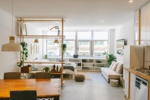 1 bedroom, internet, bed sheets