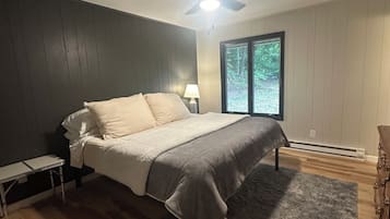 4 habitaciones, tabla de planchar con plancha, wifi y ropa de cama