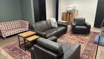 Televisión y chimenea