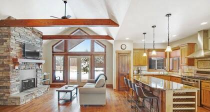 Mountain Retreat-Golf Course-Payette Lake-Brundage-skiing-snowmobiling-Mt biking