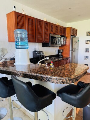 Micro-ondes, plaque de cuisson