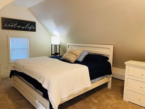 3 عدّة غرف نوم وسرير سفر وواي فاي مجانًا وملاءات أسرّة