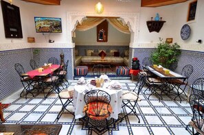 Dining - Charming riad in marvelous Fes : room Aicha (Fes)