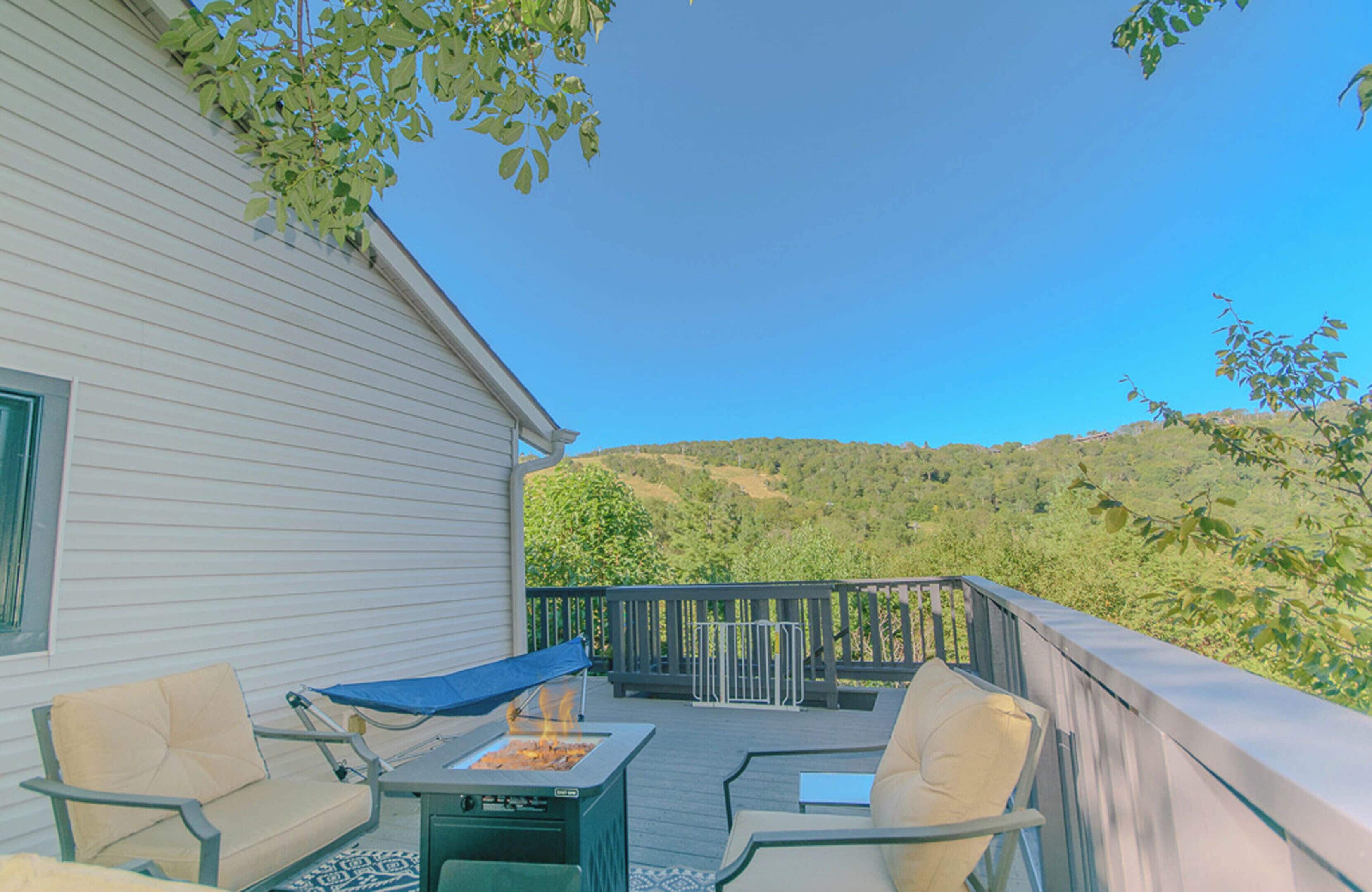 Expansive deck with ski slope views!
