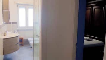 1 camera, ferro/asse da stiro, Wi-Fi gratuito, lenzuola